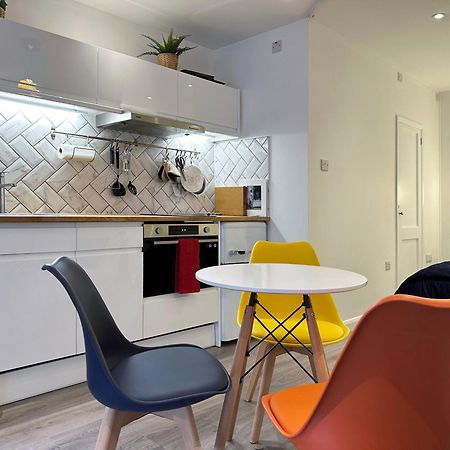 Kensington Studio Hosted By Airoperate Near Notting Hill - 1 Double Bed , 1 Sofa Bed, Ground Floor Apartment Via Private Entrance Лондон Екстериор снимка