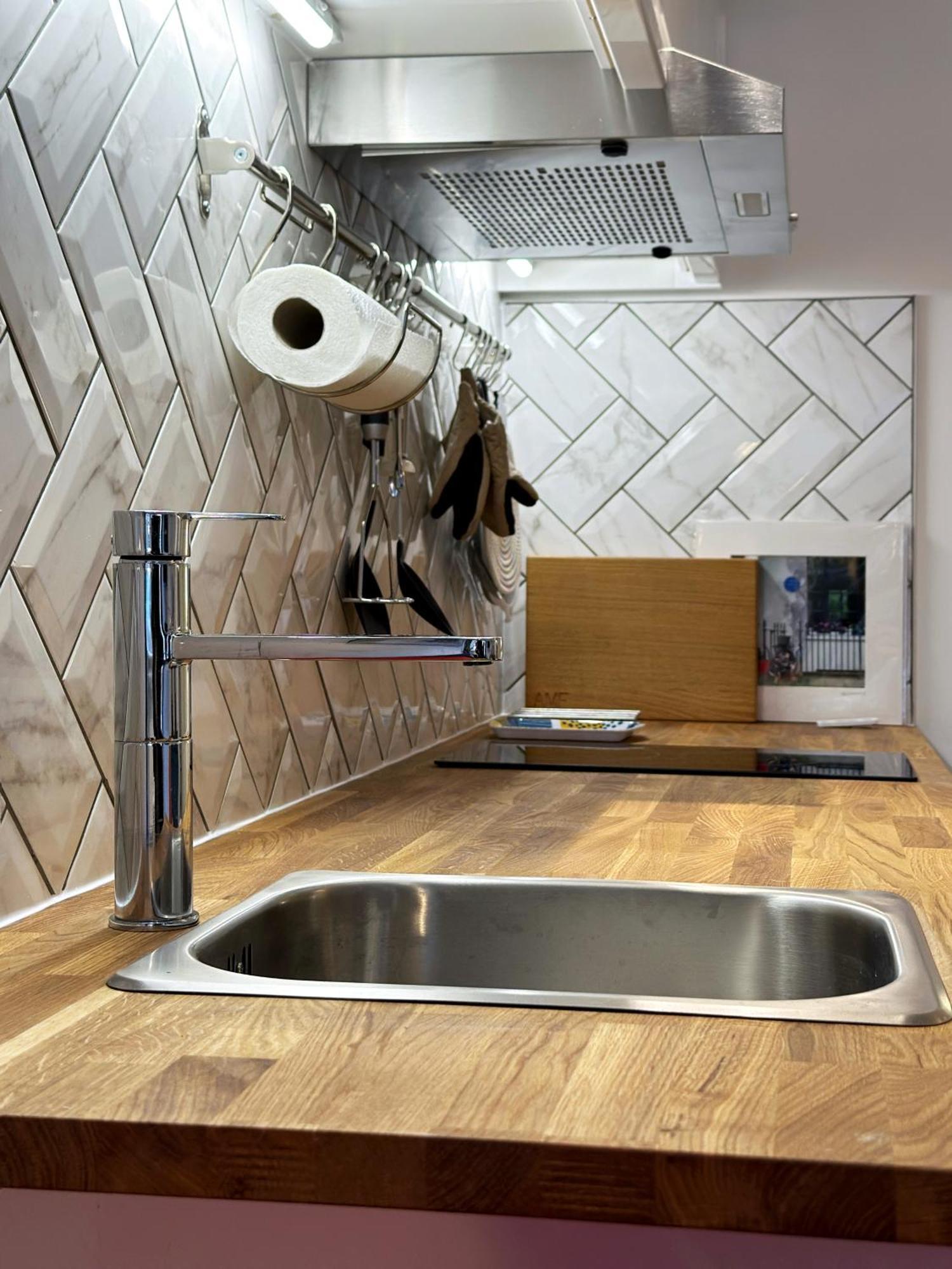 Kensington Studio Hosted By Airoperate Near Notting Hill - 1 Double Bed , 1 Sofa Bed, Ground Floor Apartment Via Private Entrance Лондон Екстериор снимка